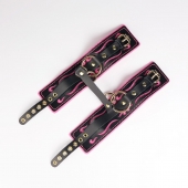 Черные кожаные оковы с розовой строчкой - Crazy Handmade - купить с доставкой в Петрозаводске