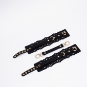 Черный кожаные оковы с узорами и золотистой фурнитурой - Crazy Handmade - купить с доставкой в Петрозаводске