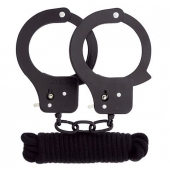 Чёрные наручники из листового металла в комплекте с веревкой BONDX METAL CUFFS LOVE ROPE SET - Dream Toys - купить с доставкой в Петрозаводске