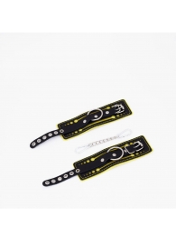 Черно-желтые кожаные наручники с жёлтой строчкой - Crazy Handmade - купить с доставкой в Петрозаводске