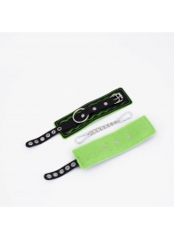 Черно-зеленые кожаные наручники с зеленой строчкой - Crazy Handmade - купить с доставкой в Петрозаводске