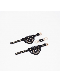 Черные кожаные наручники с клепками, кольцами и золотистой фурнитурой - Crazy Handmade - купить с доставкой в Петрозаводске