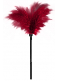 Пластиковая метелочка с красными пёрышками Small Feather Tickler - 32 см. - Blush Novelties - купить с доставкой в Петрозаводске
