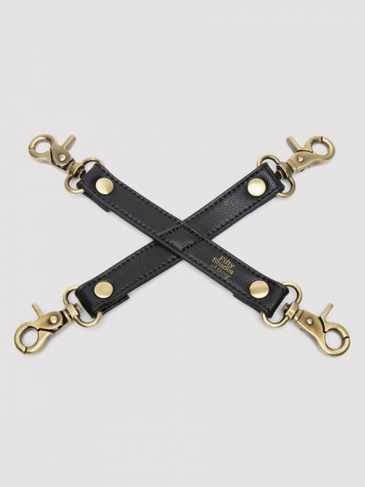 Черный фиксатор для манжет Bound to You Faux Leather Hogtie - Fifty Shades of Grey - купить с доставкой в Петрозаводске
