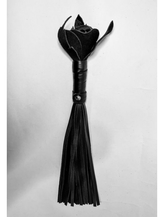 Черная кожаная плеть с розой в рукояти - 40 см. - БДСМ Арсенал - купить с доставкой в Петрозаводске
