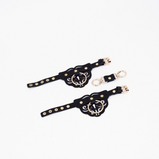 Черные кожаные наручники с клепками, кольцами и золотистой фурнитурой - Crazy Handmade - купить с доставкой в Петрозаводске