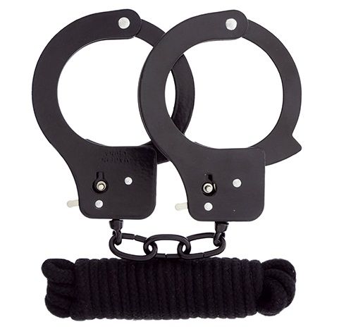Чёрные наручники из листового металла в комплекте с веревкой BONDX METAL CUFFS LOVE ROPE SET - Dream Toys - купить с доставкой в Петрозаводске